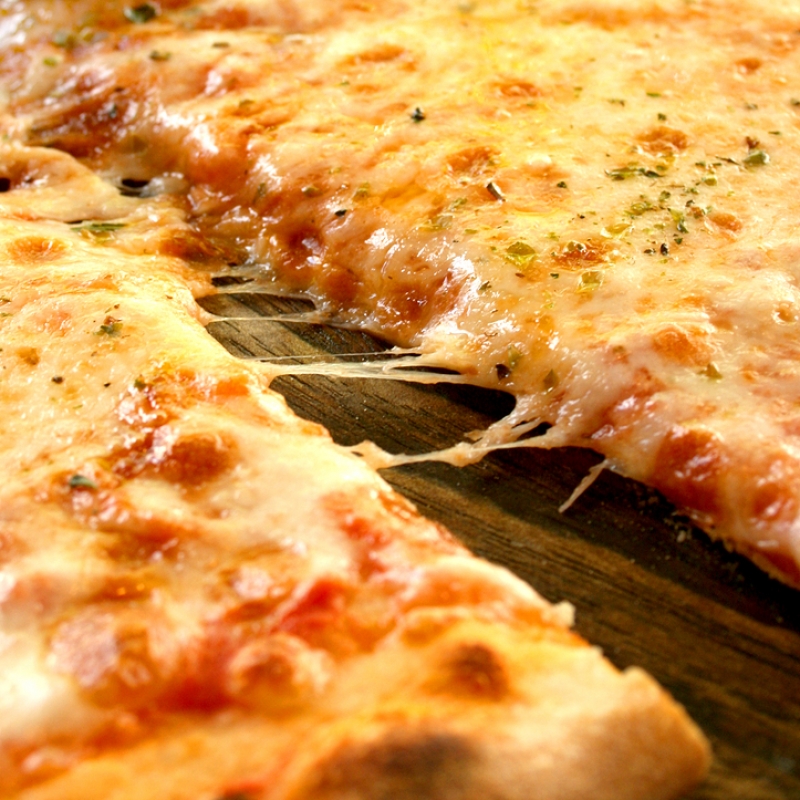 Easy Cheesy Pizza Recipe