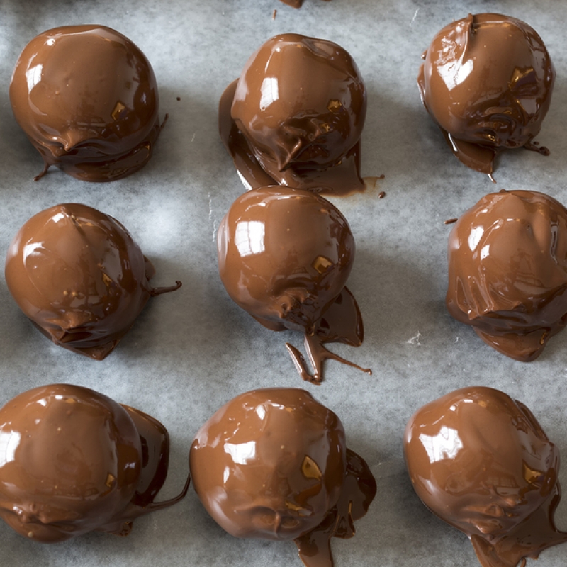 good-for-you-chocolate-peanut-butter-balls-recipe