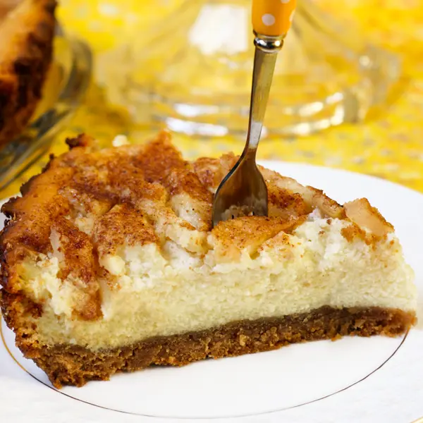 Cinnamon Pear Almond Cream Cheese Cake