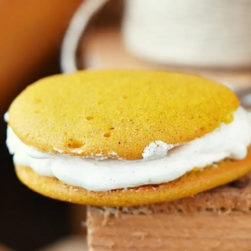 Banana Whoopie Pies
