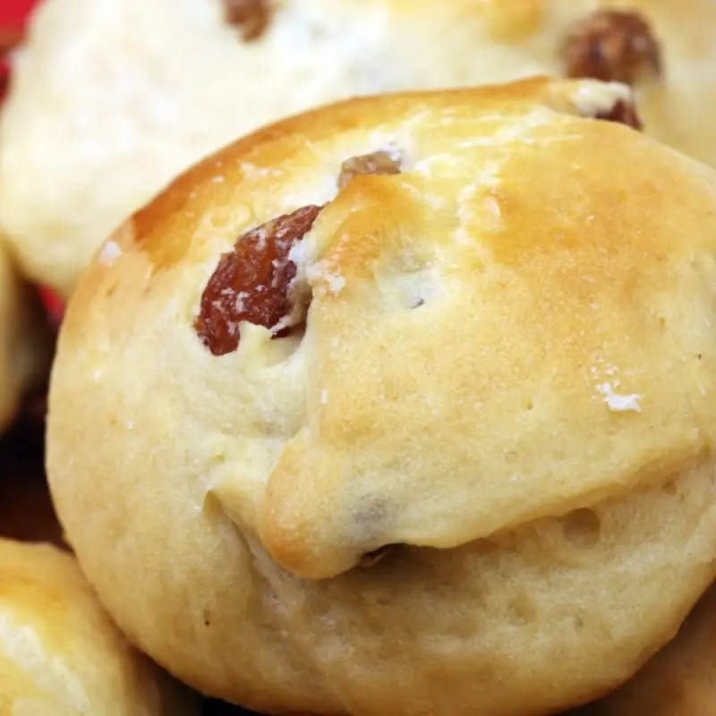 Homemade Raisin Rolls