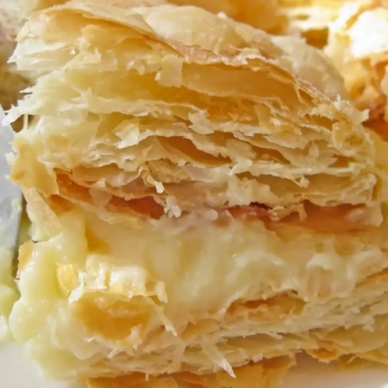 Exquisite White Chocolate Cream Filled Pastries