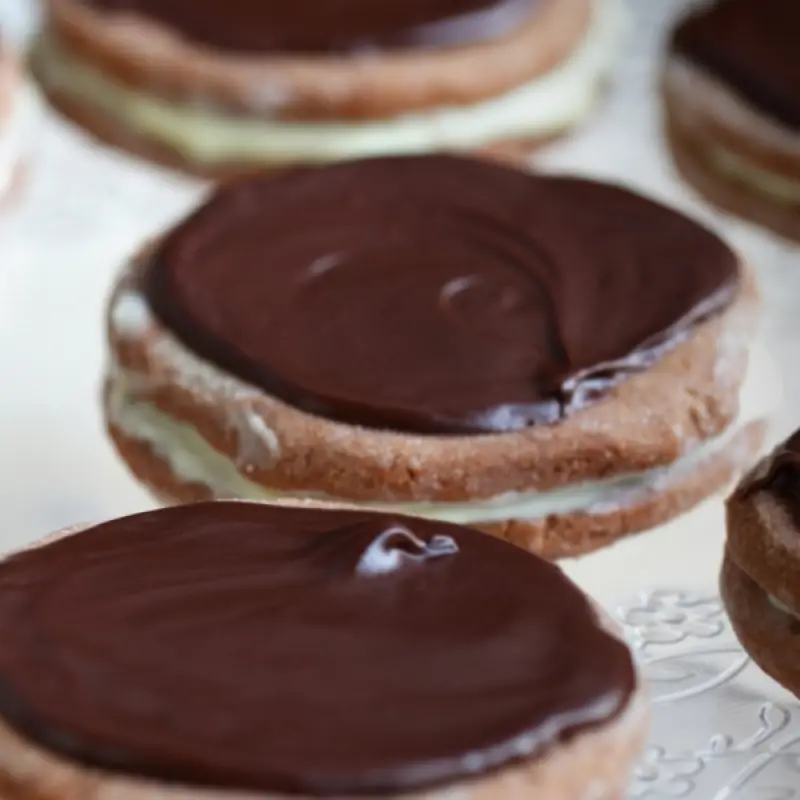 Chocolate Biscuits with Chocolate Ganache