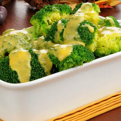 Steamed Broccoli With Cheese