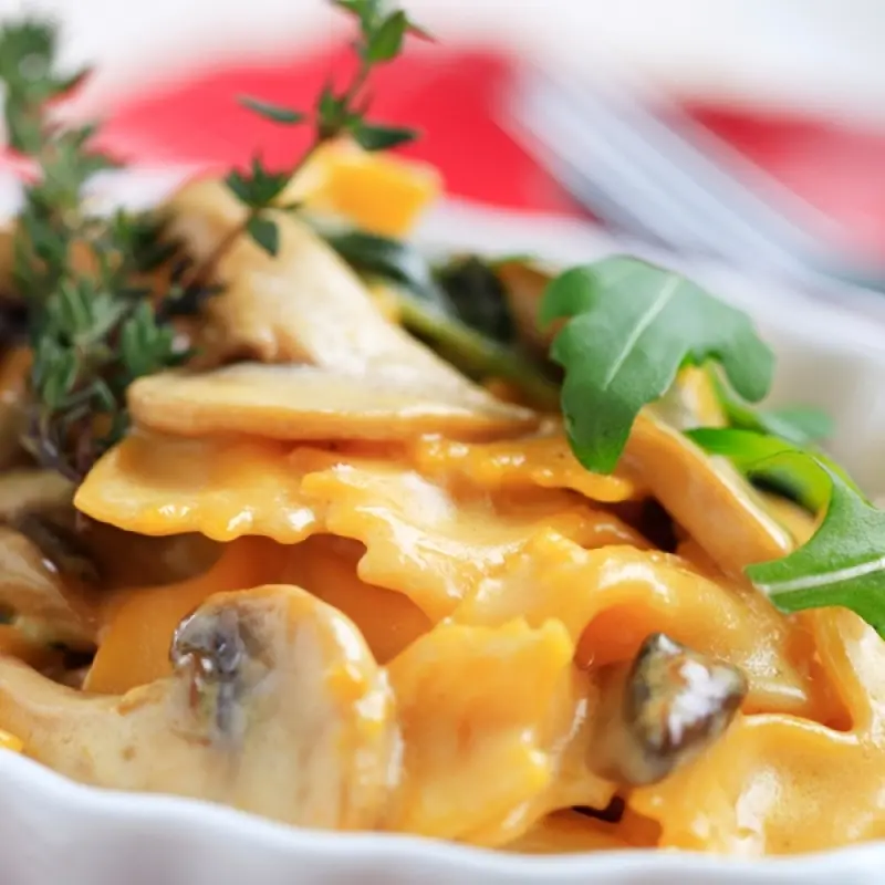 Mushroom And Cheese Sauce Pasta