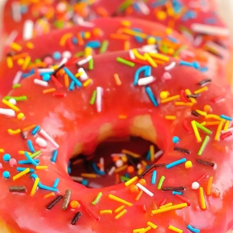 Baked Strawberry Donuts