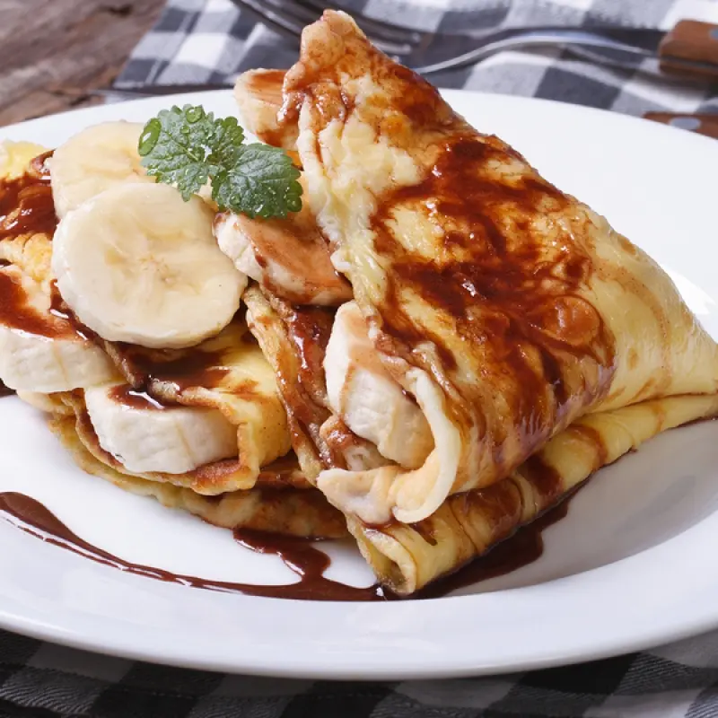 Crepes With Chocolate Sauce