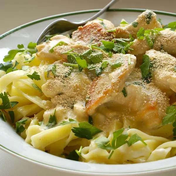 Quick and Easy Fettuccini Chicken Alfredo