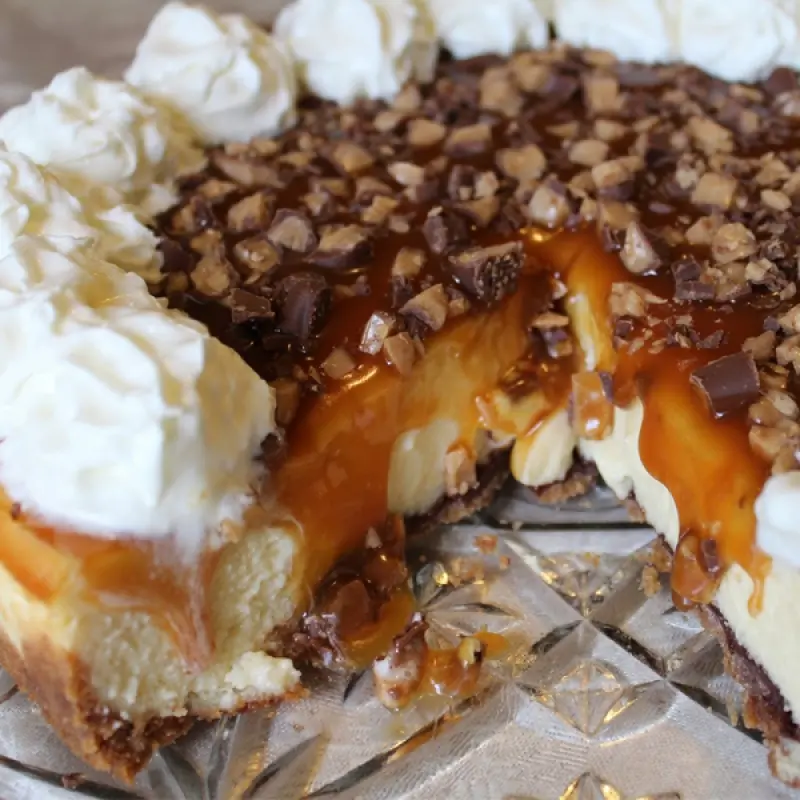 Caramel Toffee Crunch Cheesecake