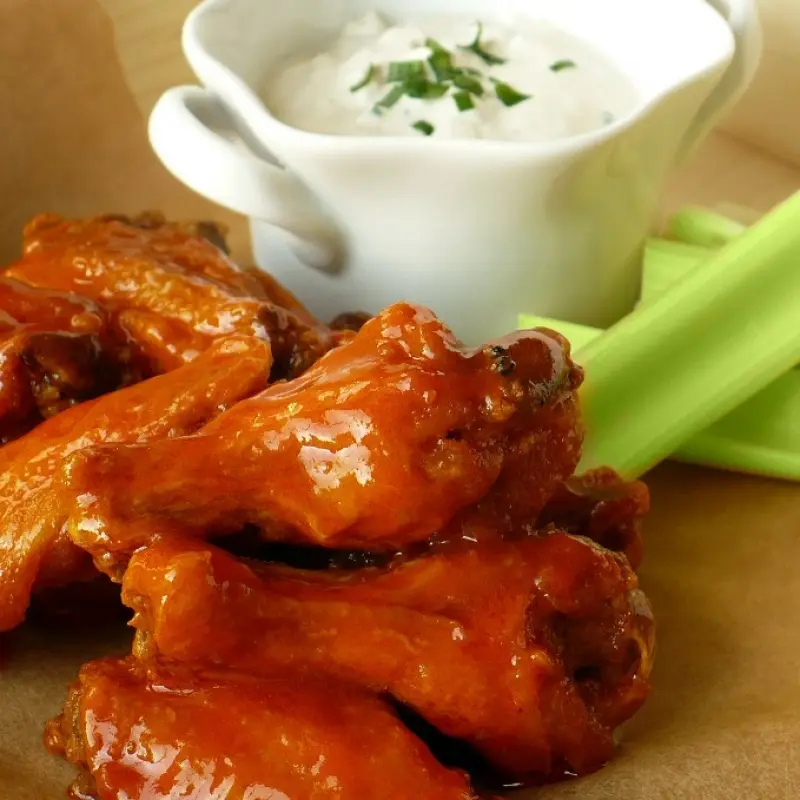 Buffalo Wings With Blue Cheese Dip