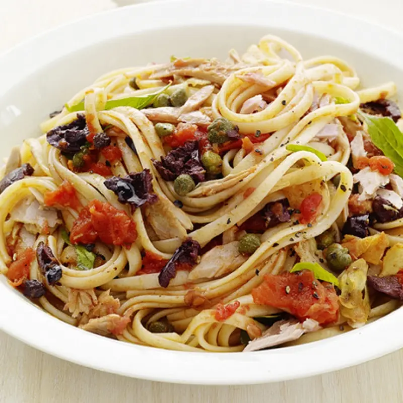 Linguine with Tuna Puttanesca