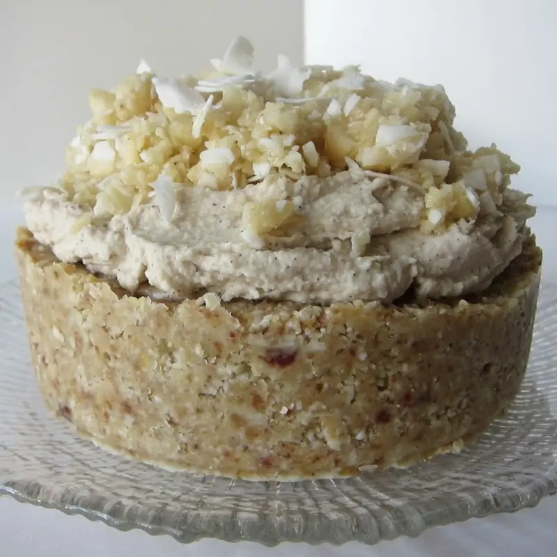 Raw Banana Macadamia Coconut Dream Pie