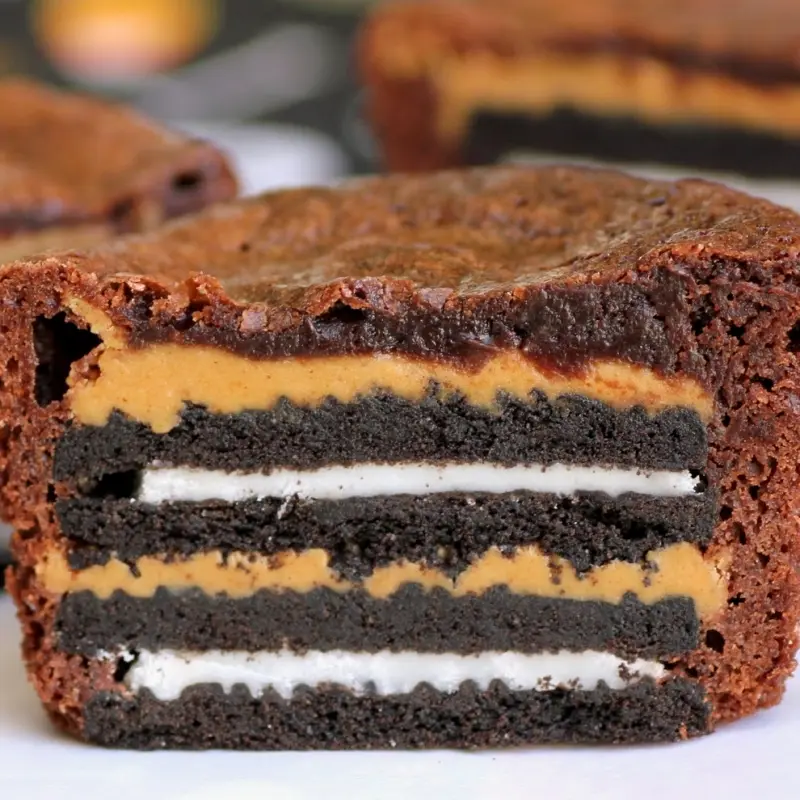 Oreo and Peanut Butter Brownie Cakes