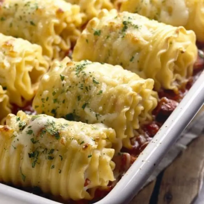 Chicken and Cheese Lasagna Roll Ups