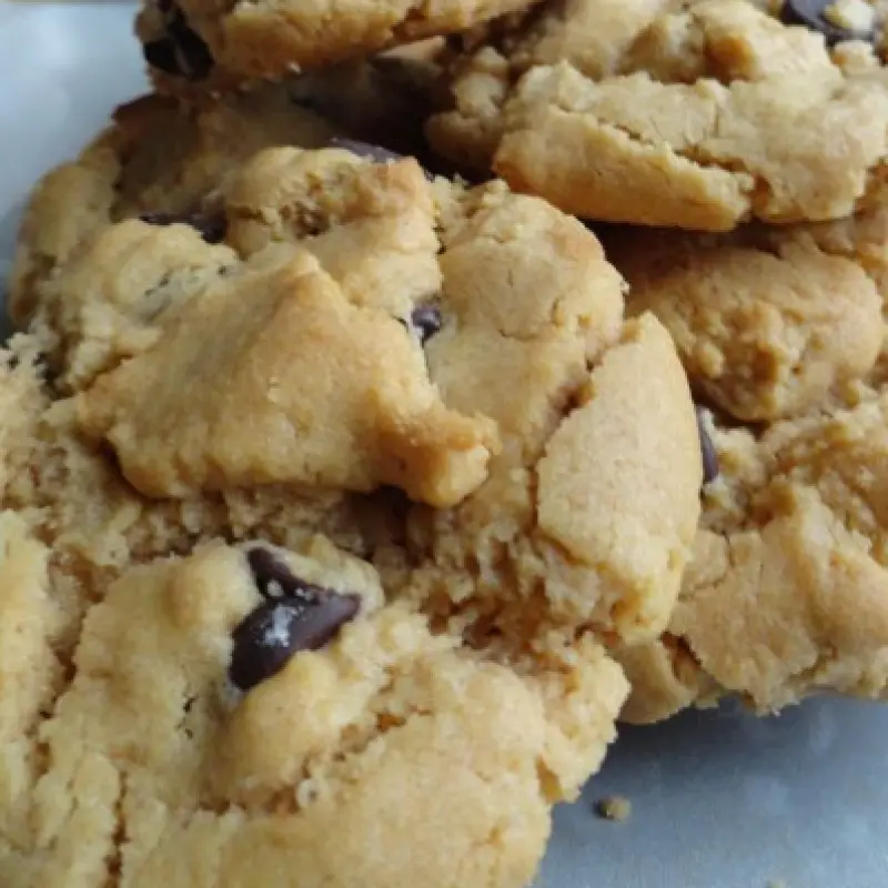 Super Easy Peanut Butter Chocolate Chip Cookies