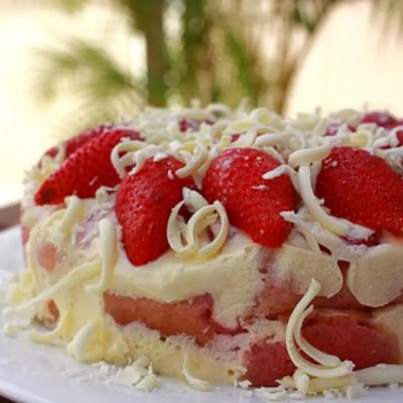 Strawberry Tiramisu with White Chocolate