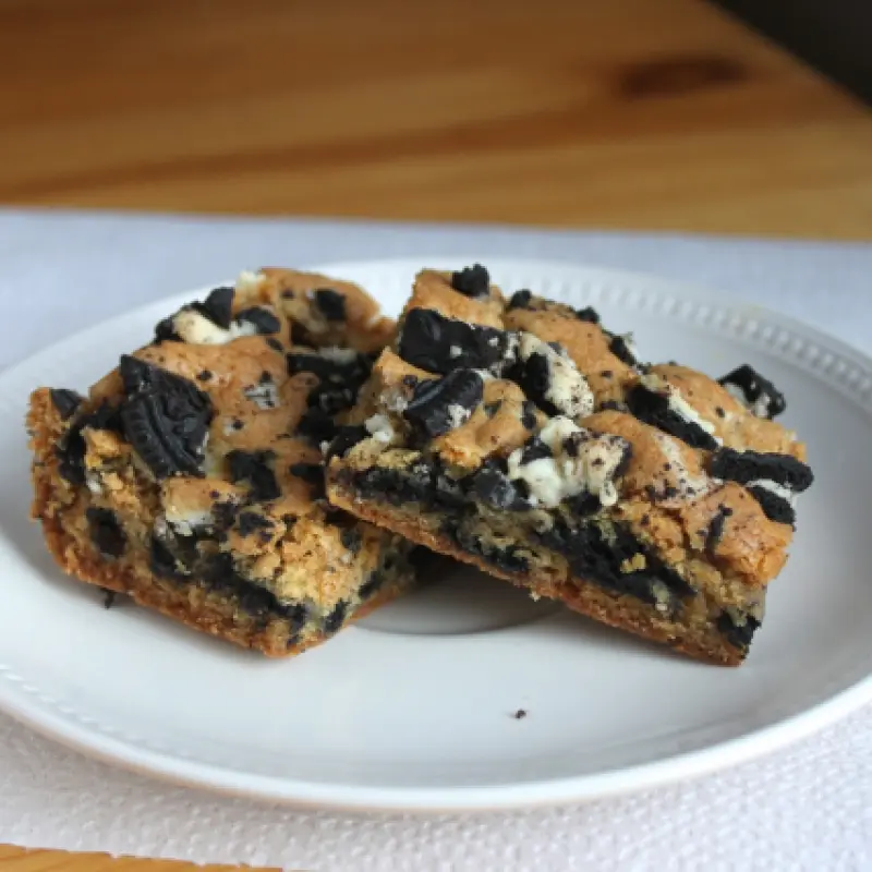 Cookies and Cream Blondies