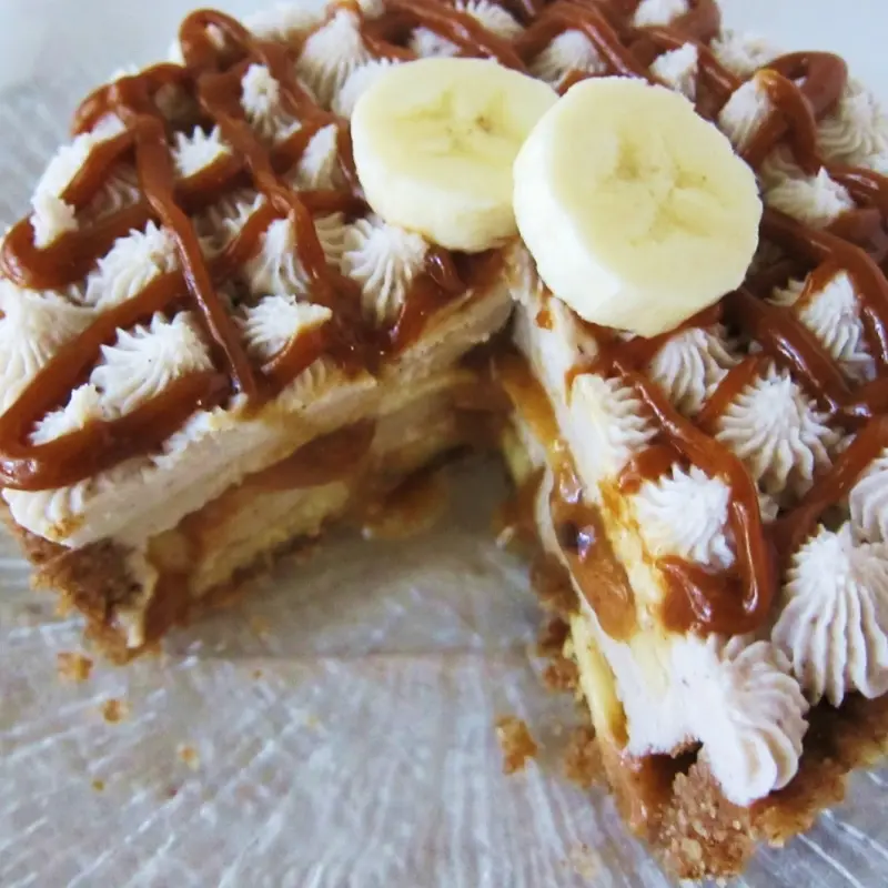 Mini Raw Banana Caramel Cream Pies