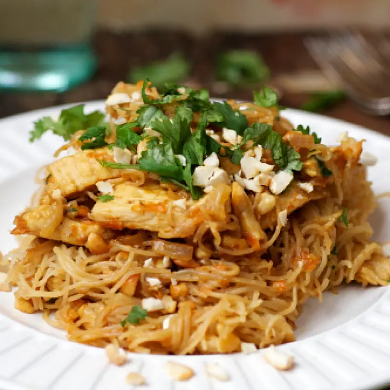 Spicy Thai Peanut Butter Pasta