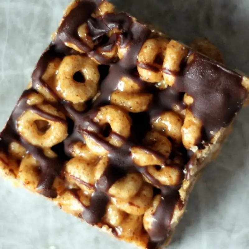 No-Bake Dark Chocolate Almond Butter Cheerio Bars with Flax