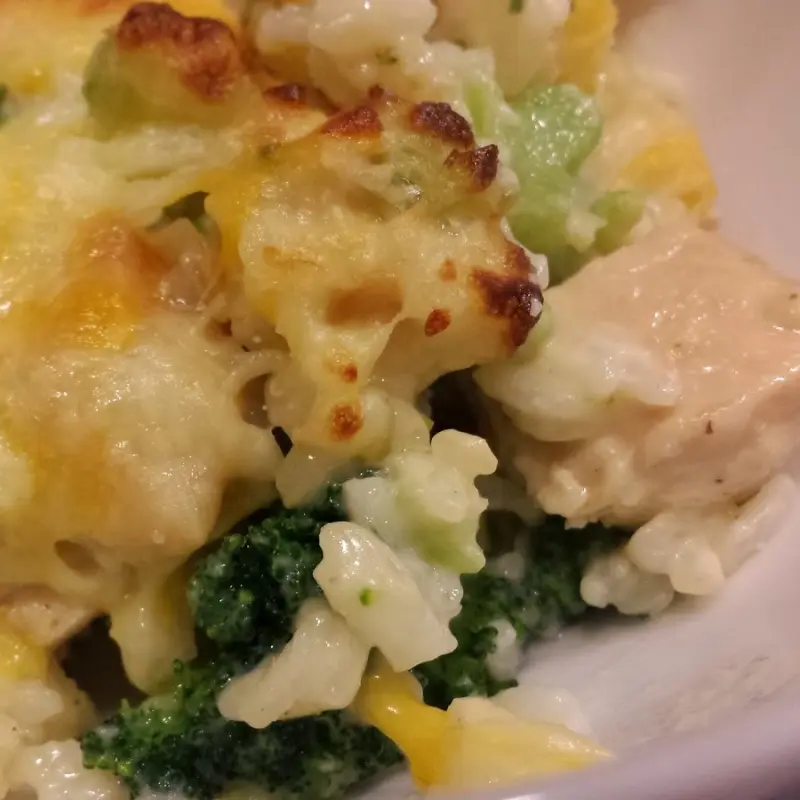Cheesy Chicken and Broccoli Rice Casserole