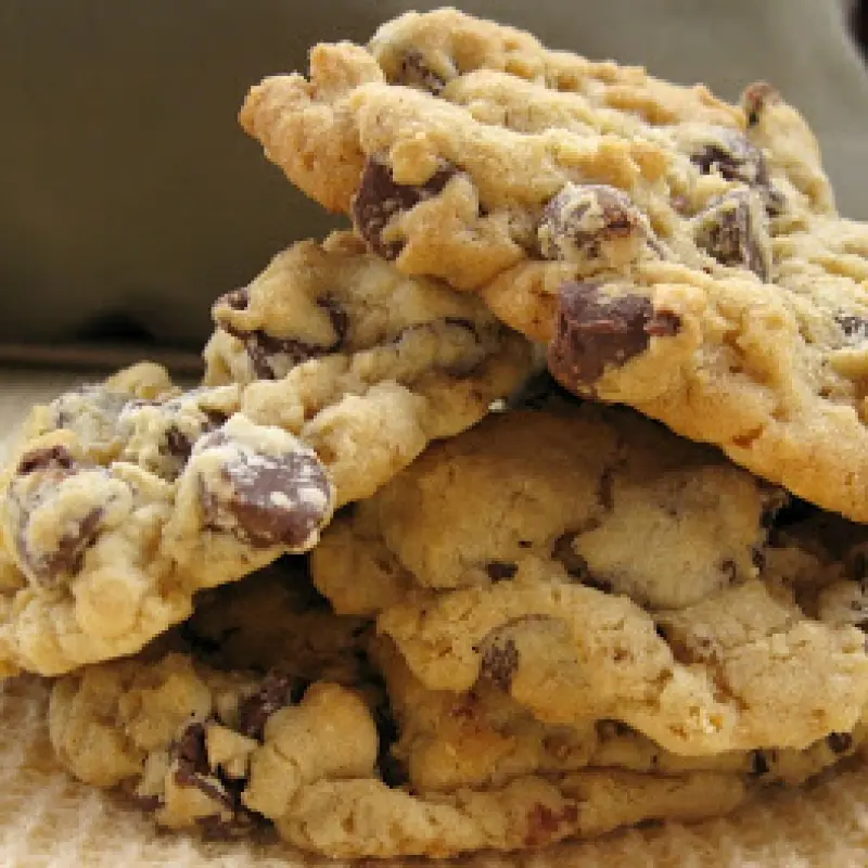Easy Oatmeal Chocolate Chip Cookies