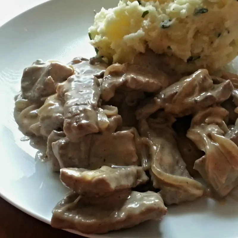 Simple Beef Stroganoff