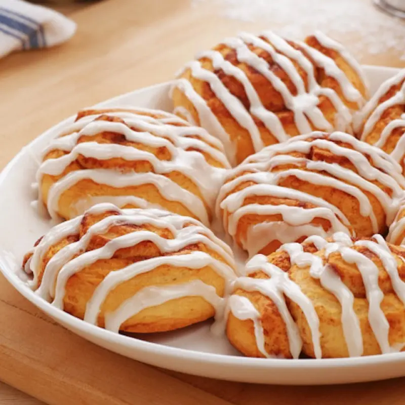 Light And Gooey Cinnamon Rolls