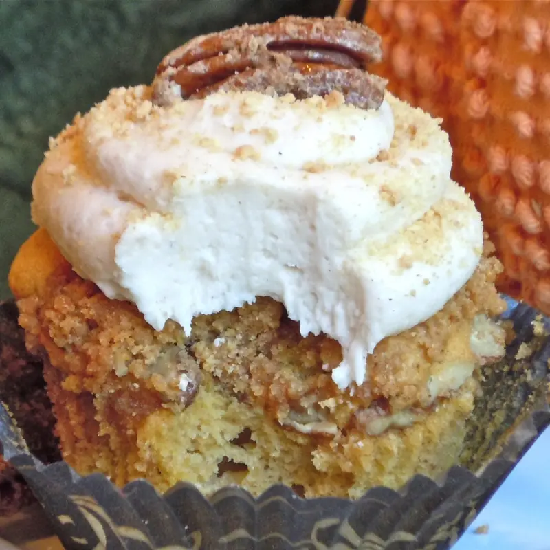 Pumpkin Cupcakes with Candied Pecan Streusel and Spiced Buttercream