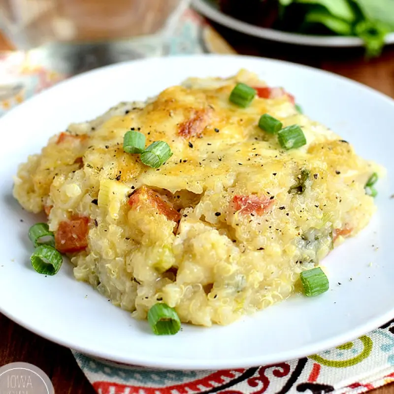 Creamy Cheesy Chicken and Garlic Quinoa Bake