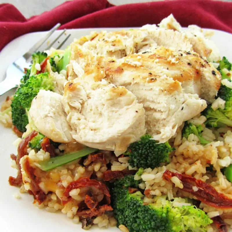 Chicken and Cheesy Rice with Broccoli and Sundried Tomatoes