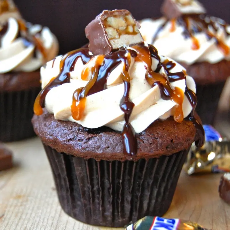 Snickers Cupcakes