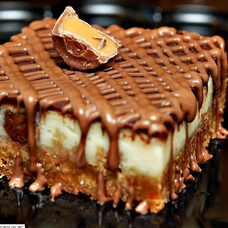 Rolo Cheesecake Bars