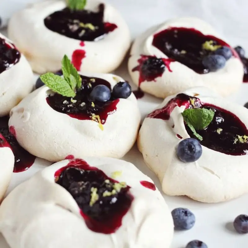 Pavlova with Blueberry Jam