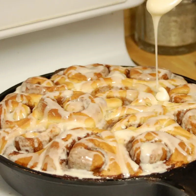 Cast Iron Cinnamon Rolls