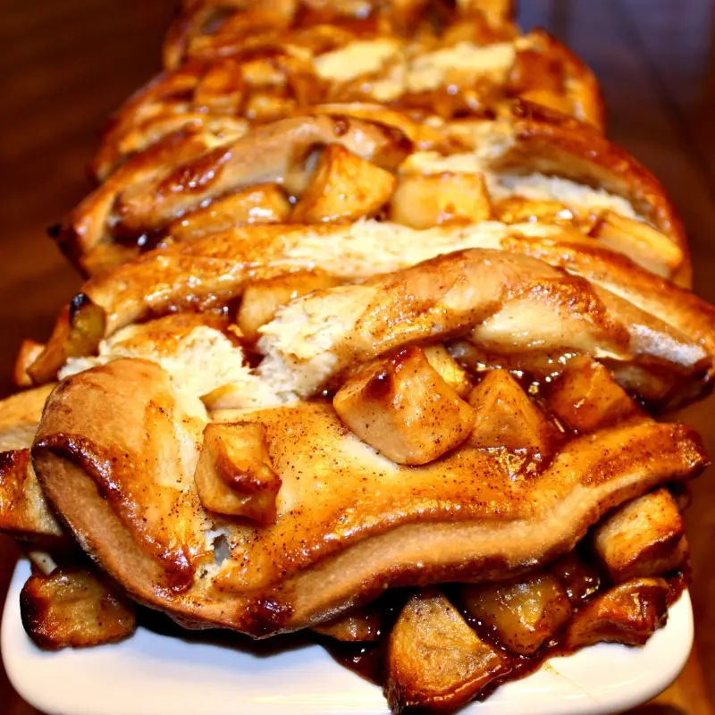 Apple Fritter Pull-Apart Bread