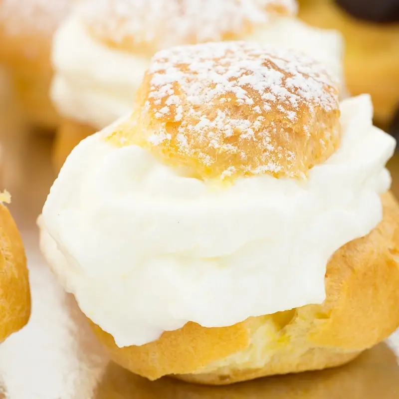 Cream Puffs With Fresh Whipping Cream