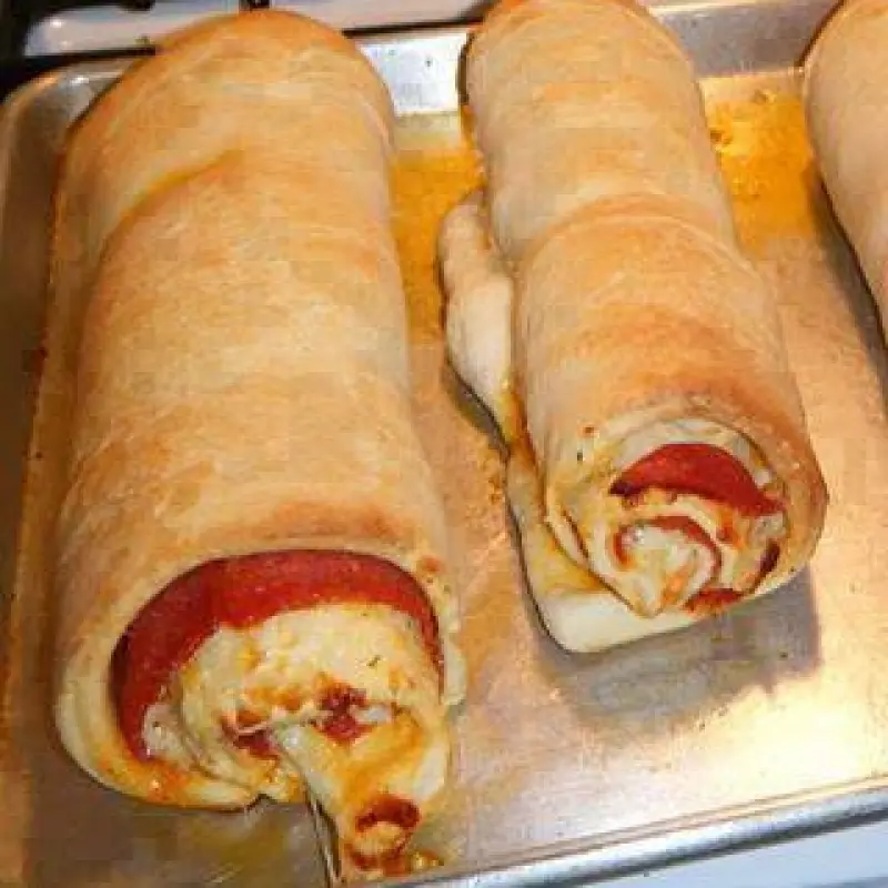 Cheesy Pepperoni Twist Rolls Recipe!