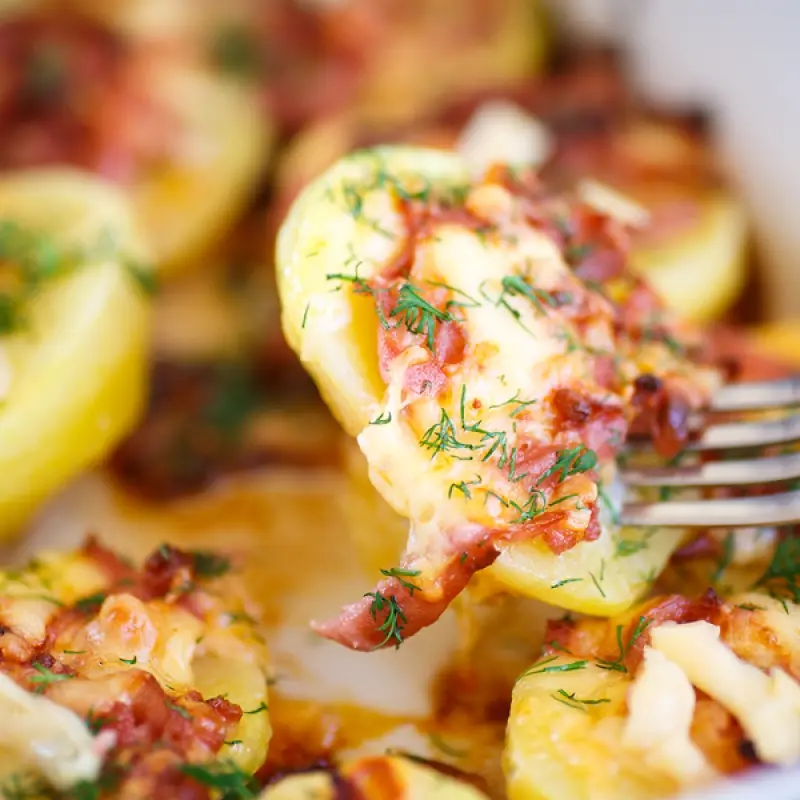 Baked Potatoes With Bacon And Cheese